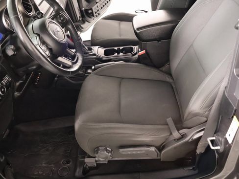 Used 2018 Jeep Wrangler Sport image 11