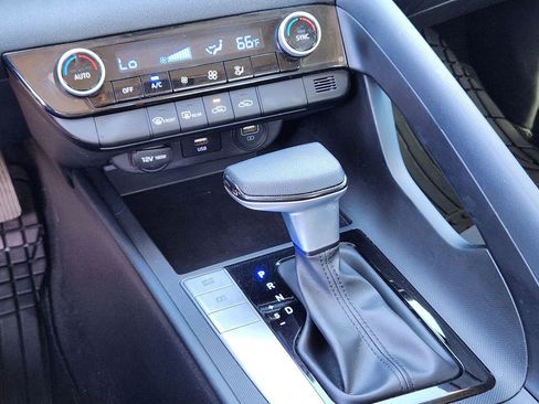 Used 2021 Hyundai Elantra SEL image 20