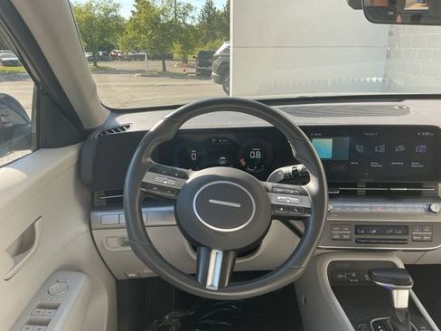 Certified 2025 Hyundai Kona SEL AWD/4WD image 13
