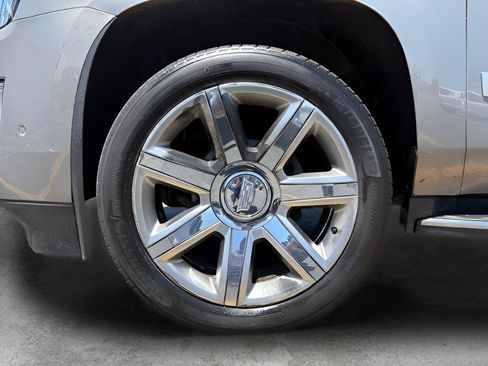 Used 2017 Cadillac Escalade ESV Luxury AWD/4WD image 21