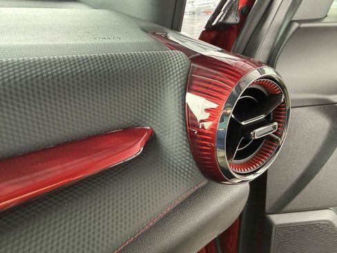 Used 2025 Chevrolet Equinox RS w/ Safety and Technology Package FWD image 35