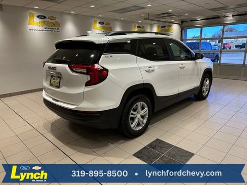 Used 2024 GMC Terrain SLE w/ Driver Convenience Package image 24