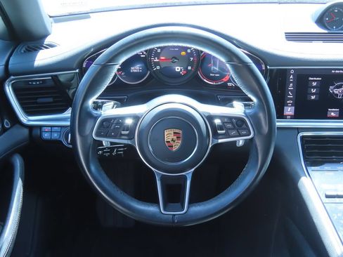 Used 2019 Porsche Panamera RWD image 6