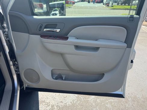 Used 2014 Chevrolet Silverado 3500 LTZ AWD/4WD image 17
