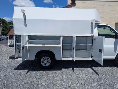 Used 2023 Chevrolet Express 3500 w/ Power Convenience Package RWD image 14