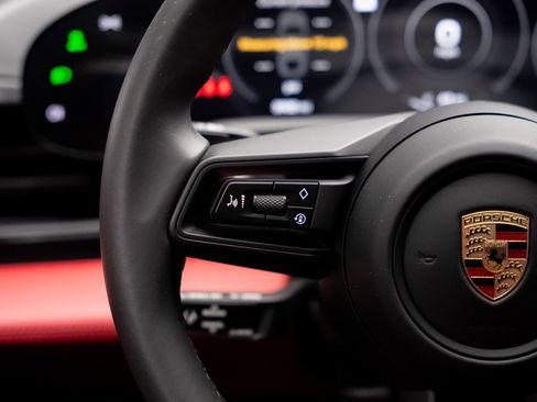 Used 2023 Porsche Taycan image 42