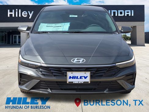 Certified 2026 Hyundai Elantra SE FWD image 6
