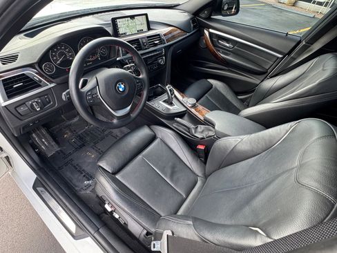 Used 2019 BMW 330i xDrive Wagon w/ Premium Package image 5