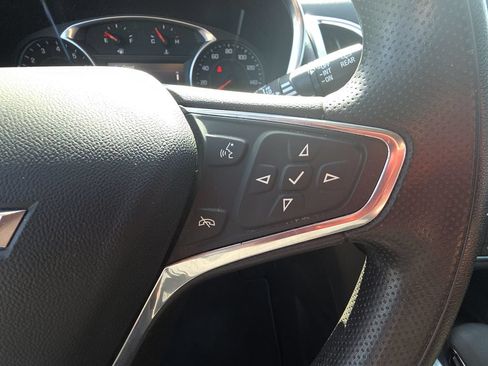 Used 2022 Chevrolet Equinox LT FWD image 19