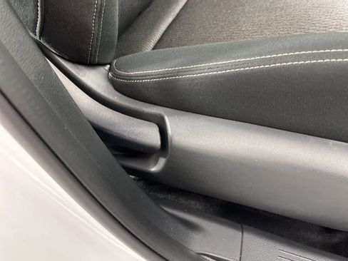 Used 2024 Nissan Rogue SV image 7