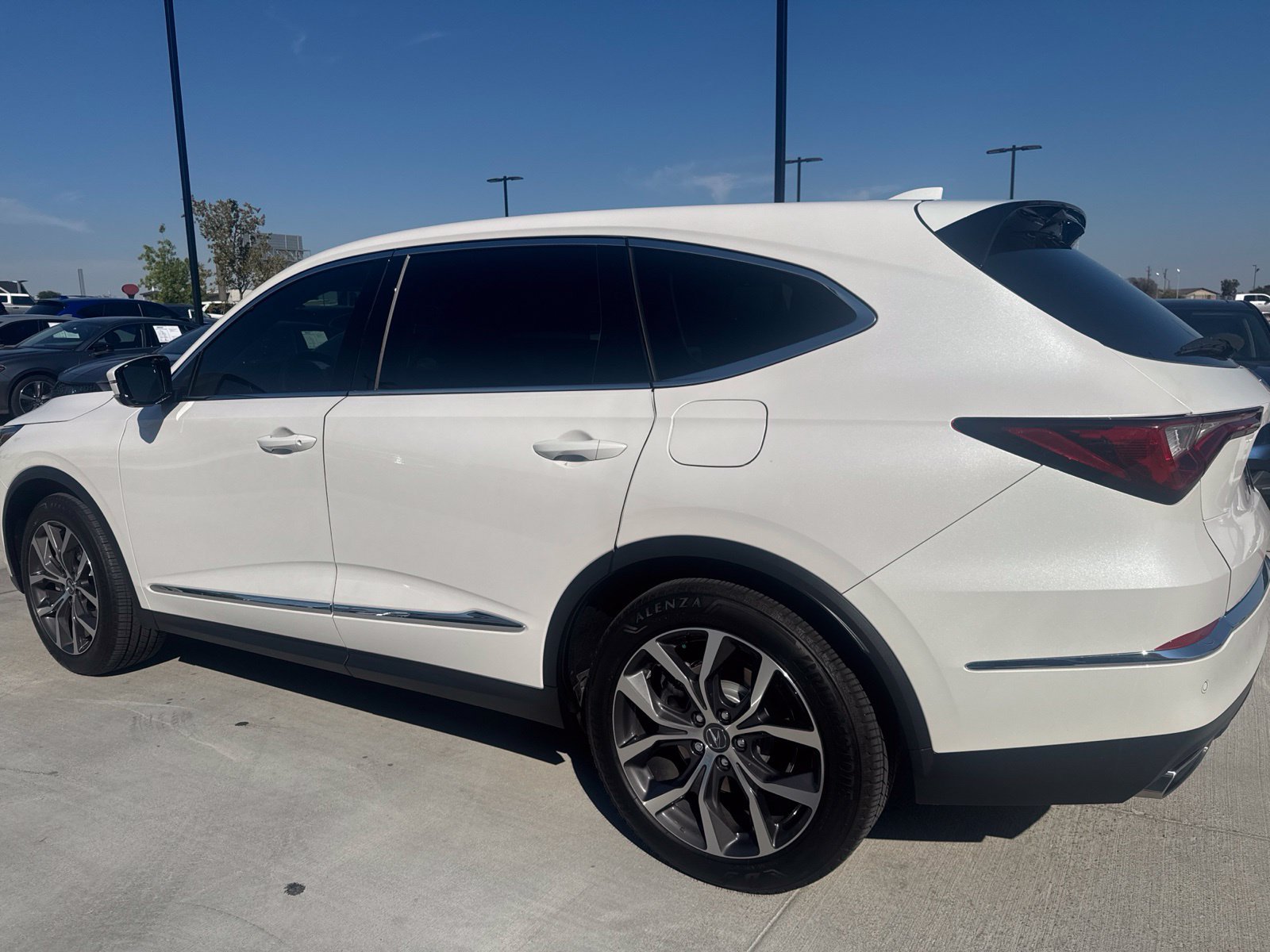 Used 2024 Acura MDX w/ Technology Package FWD image 4