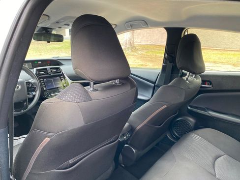 Used 2022 Toyota Prius LE FWD image 33