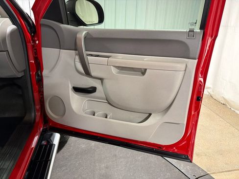 Used 2013 Chevrolet Silverado 2500 W/T AWD/4WD image 17