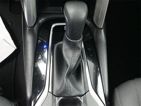 Certified 2025 Toyota Corolla Cross LE image 4