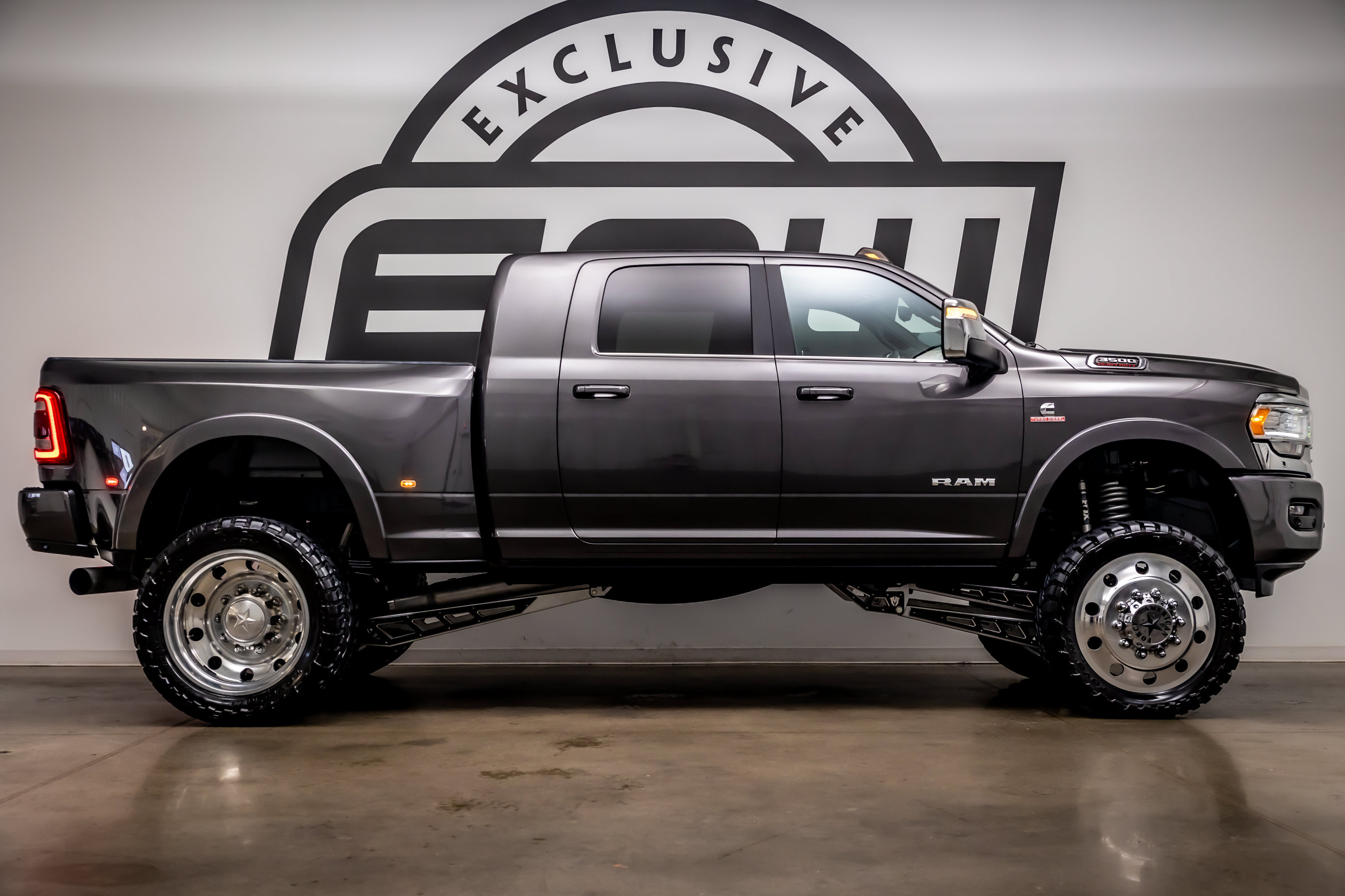 Used 2024 RAM 3500 Limited w/ Safety Group AWD/4WD image 9