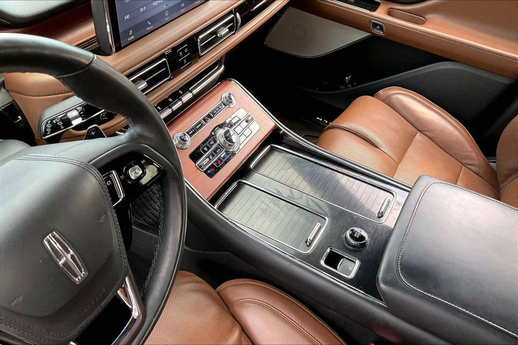Used 2023 Lincoln Aviator Reserve w/ Equipment Group 201A AWD/4WD image 16