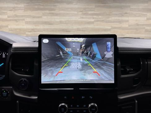 Used 2023 Ford Expedition XLT image 9