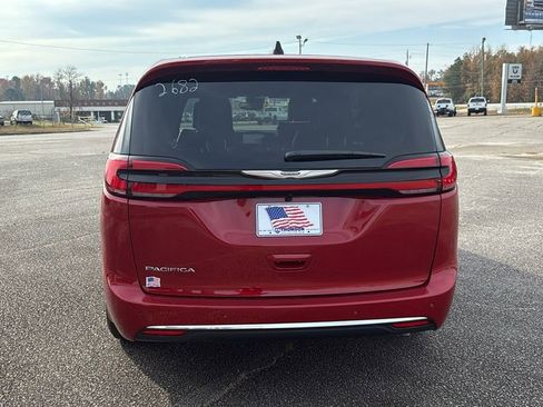 New 2026 Chrysler Pacifica Select image 6