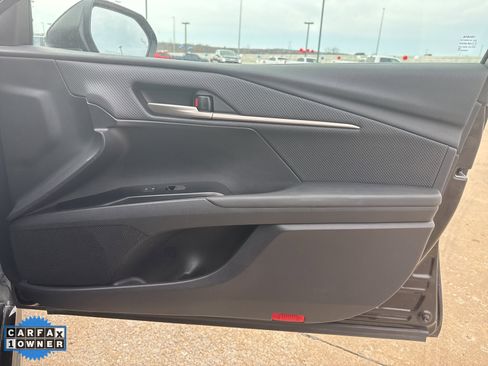 Used 2025 Toyota Camry SE image 25