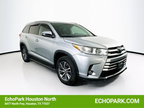 Used 2019 Toyota Highlander XLE FWD image 1