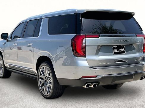 Used 2025 GMC Yukon XL Denali Ultimate AWD/4WD image 13
