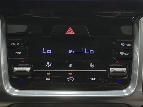 Used 2023 Kia Sorento SX image 23