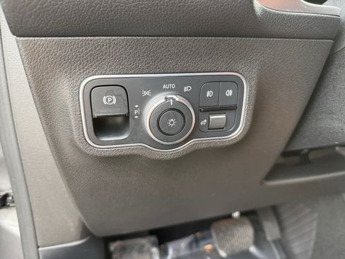 Used 2021 Mercedes-Benz GLB 250 4MATIC image 26