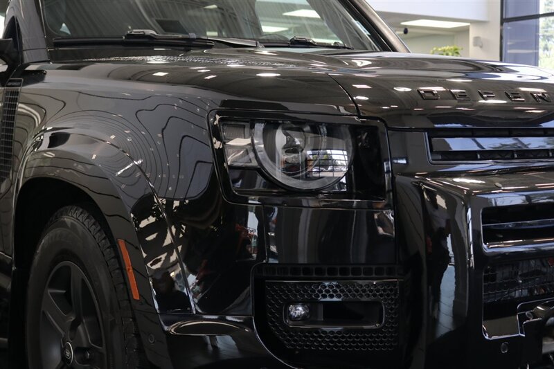 Used 2023 Land Rover Defender 110 S AWD/4WD image 13