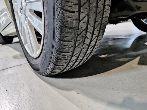 Used 2010 Ford Focus SEL image 52