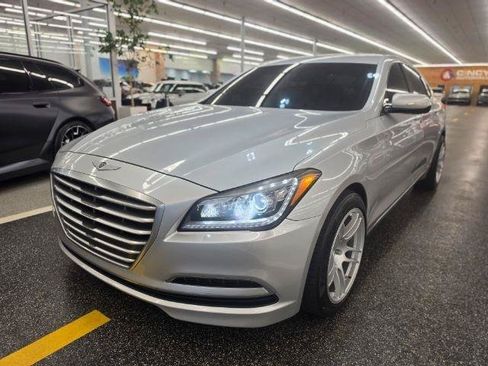 Used 2016 Hyundai Genesis 3.8 RWD image 2