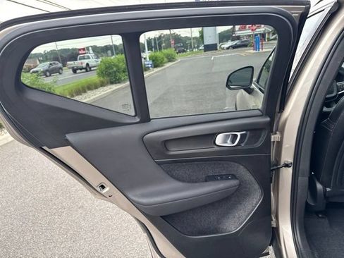 Used 2023 Volvo XC40 B5 Plus w/ Climate Package AWD/4WD image 16