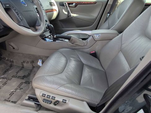 Used 2005 Volvo XC70 image 16
