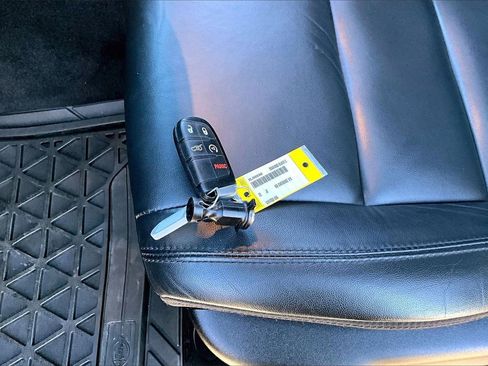 Certified 2022 Jeep Grand Cherokee Limited image 32