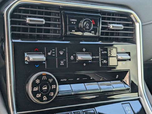 New 2026 Nissan Armada SL w/ Captain's Chari Seat Package AWD/4WD image 13