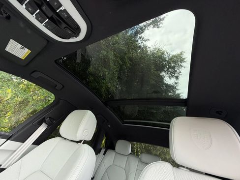 Certified 2026 Porsche Macan AWD/4WD image 15