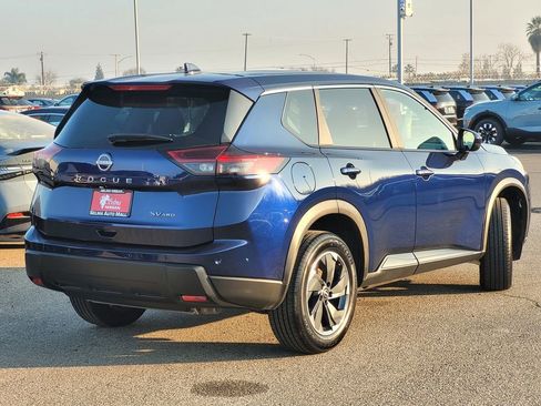 Used 2024 Nissan Rogue SV image 5