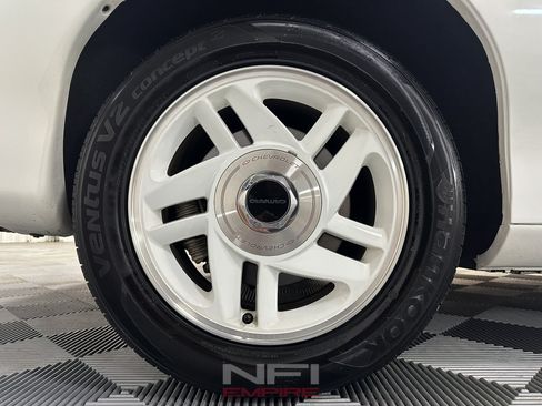Used 1993 Chevrolet Camaro Z28 RWD image 18