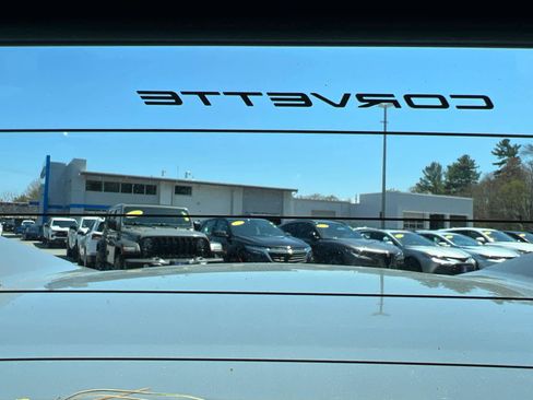 Used 2024 Chevrolet Corvette Stingray Convertible RWD image 28