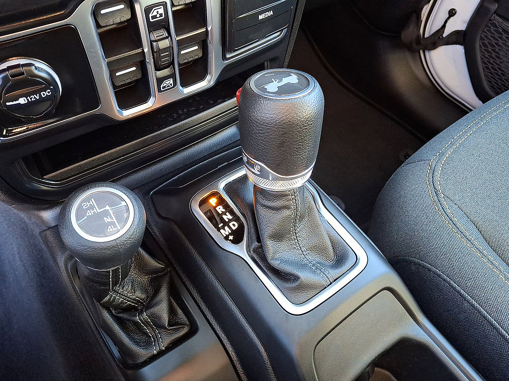 Used 2026 Jeep Wrangler Unlimited Sahara AWD/4WD image 18