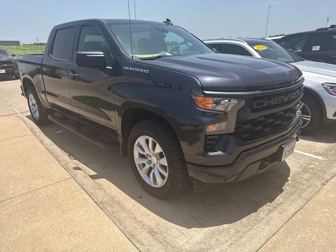 Used 2023 Chevrolet Silverado 1500 Custom AWD/4WD image 1