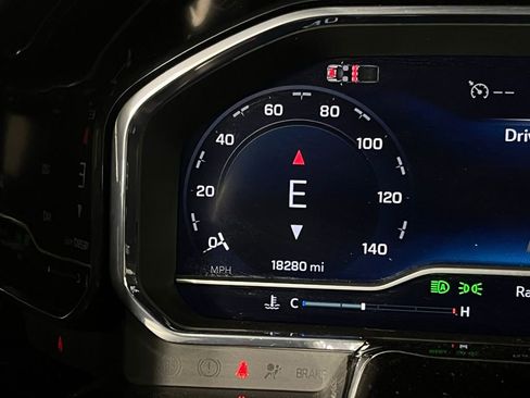 Used 2025 Chevrolet Silverado 2500 LT w/ Convenience Package image 16