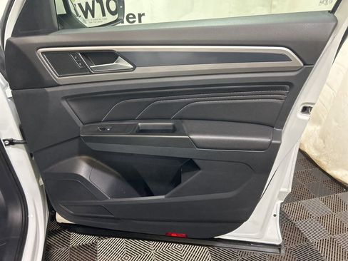 Used 2020 Volkswagen Atlas Cross Sport SEL image 11