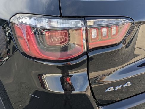 Used 2019 Jeep Compass Limited image 13