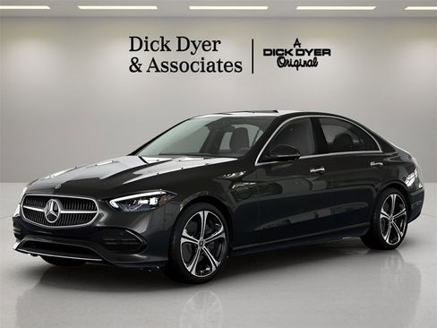 Used 2025 Mercedes-Benz C 300 Sedan image 28