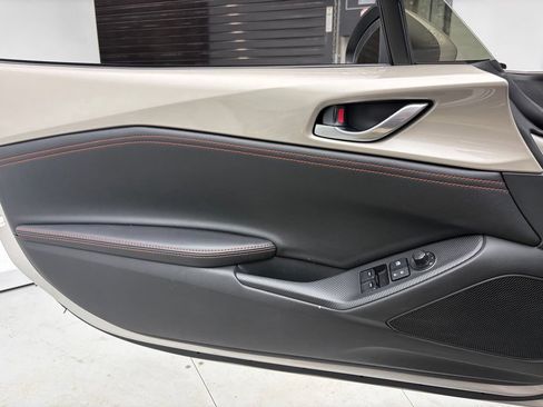Used 2022 MAZDA MX-5 Miata RF Grand Touring RWD image 11