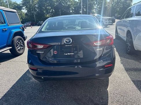 Used 2018 MAZDA MAZDA3 Sport FWD image 9