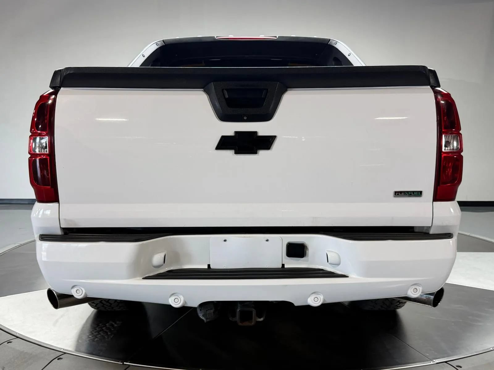 Used 2011 Chevrolet Avalanche LTZ RWD image 5
