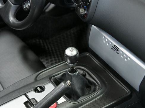 Used 2005 Honda S2000 image 40