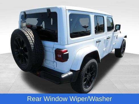 Used 2024 Jeep Wrangler Unlimited Sahara w/ Technology Group AWD/4WD image 5