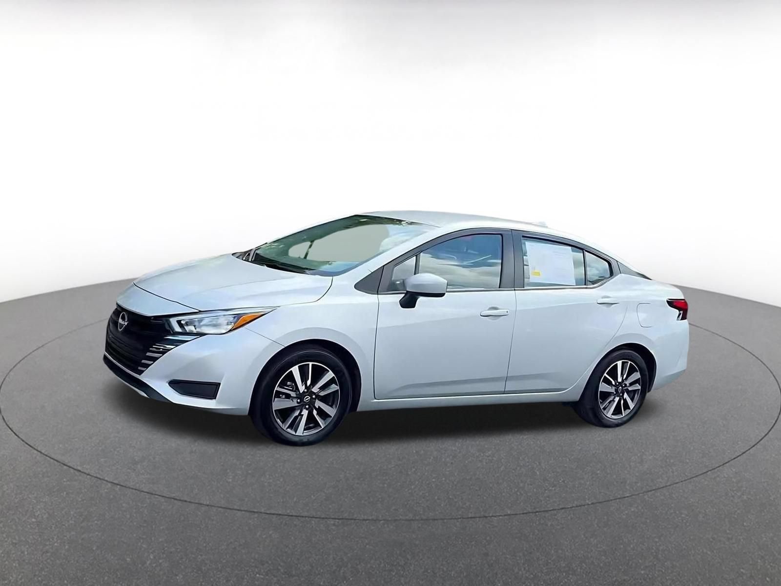 Used 2025 Nissan Versa SV FWD image 7